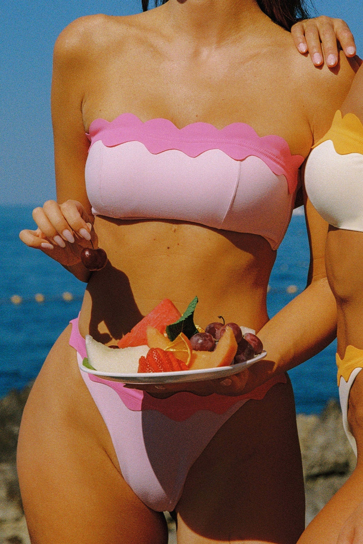 Bandeau contrastant festonné