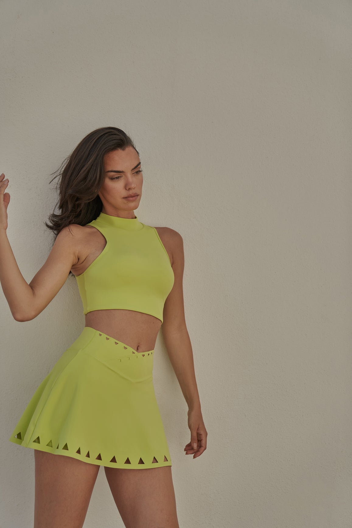 Soutien-gorge à col montant découpé en losange