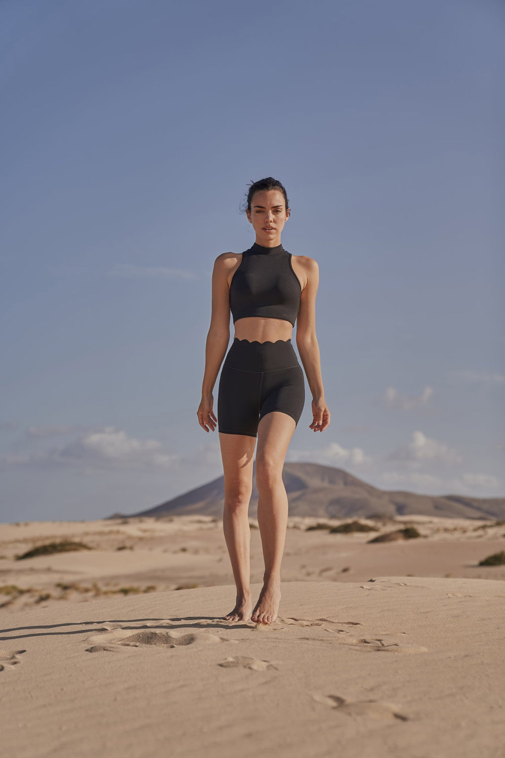Soutien-gorge à col montant découpé en losange