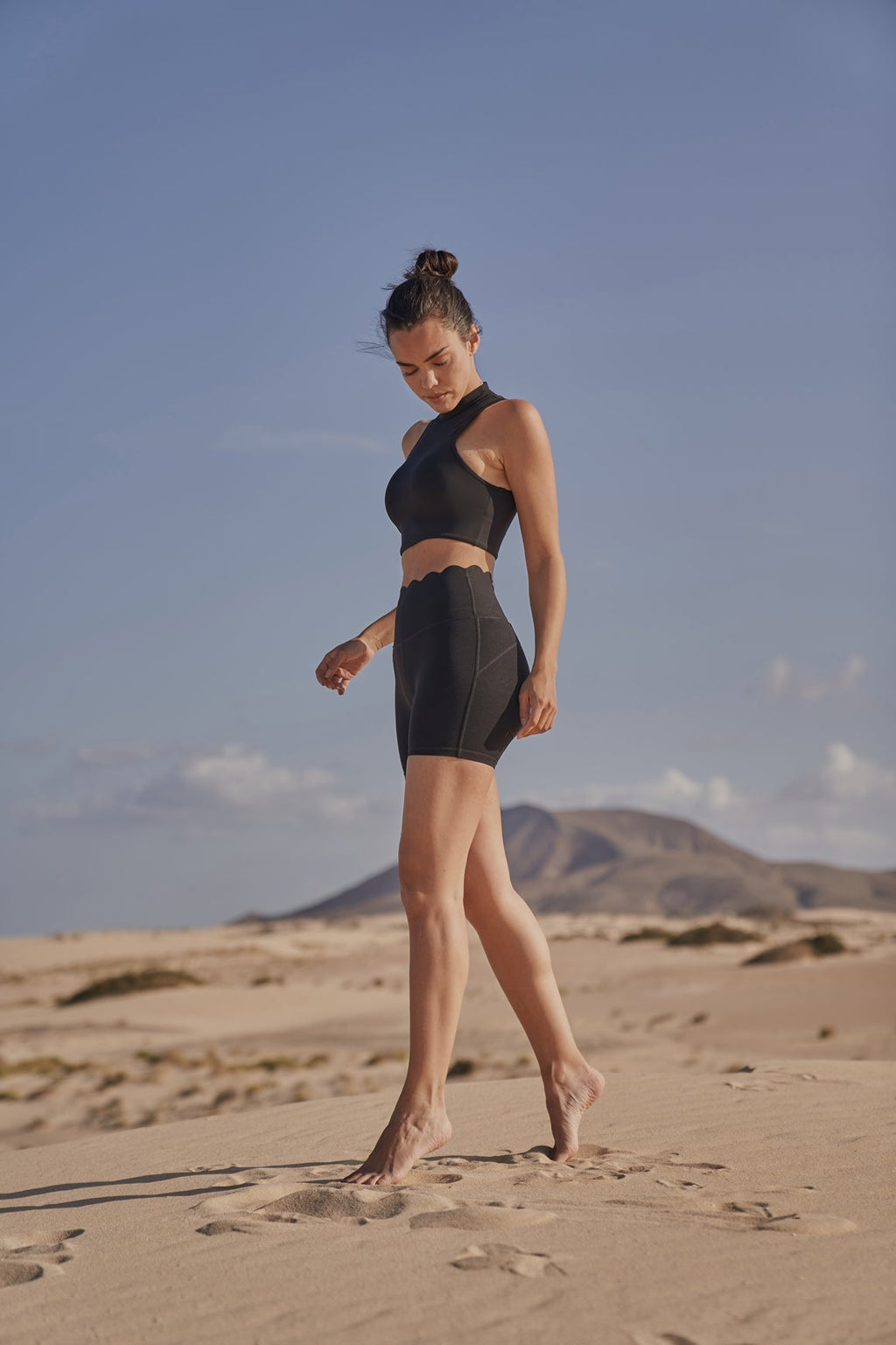 Soutien-gorge à col montant découpé en losange