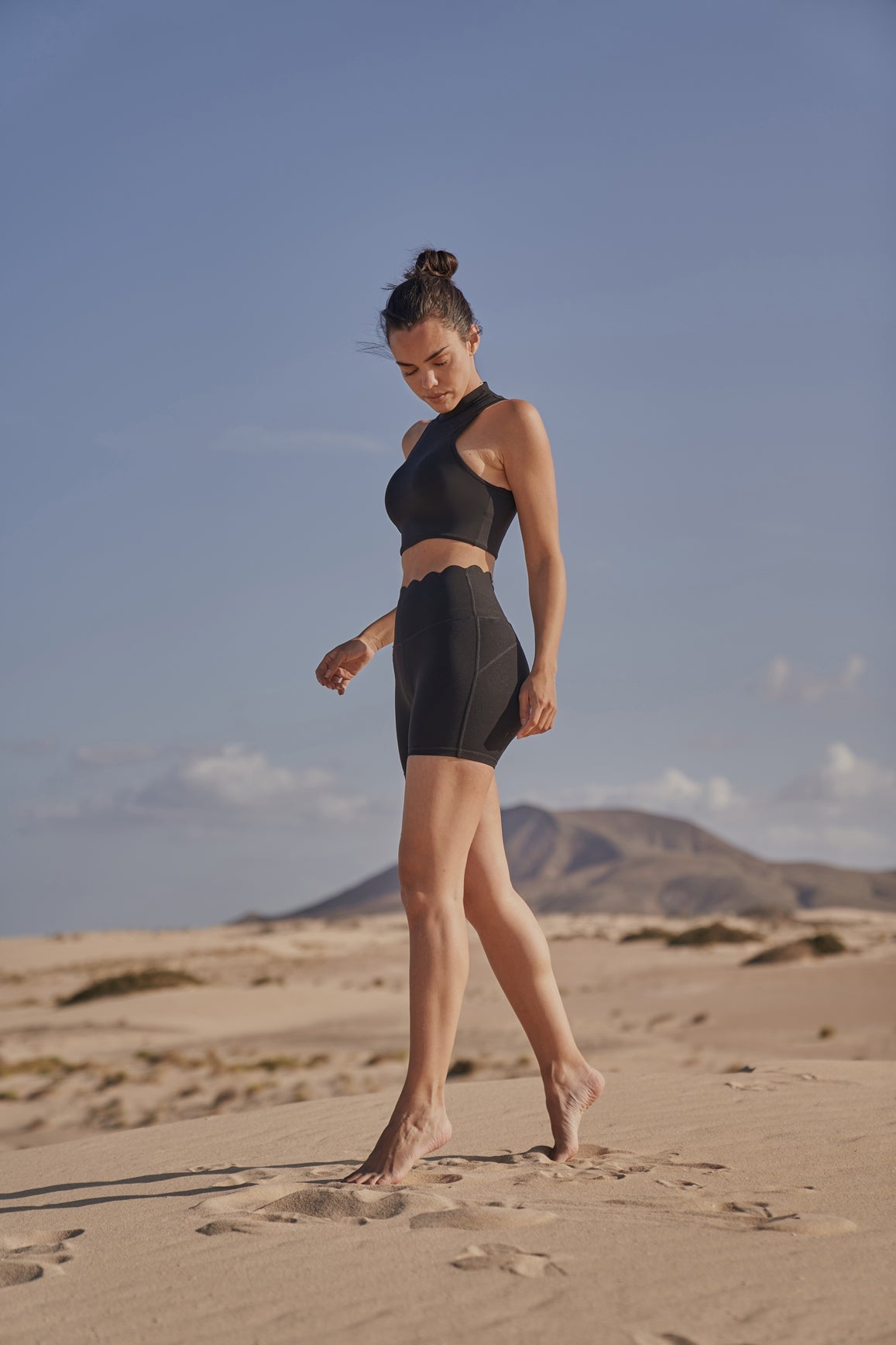 Soutien-gorge à col montant découpé en losange