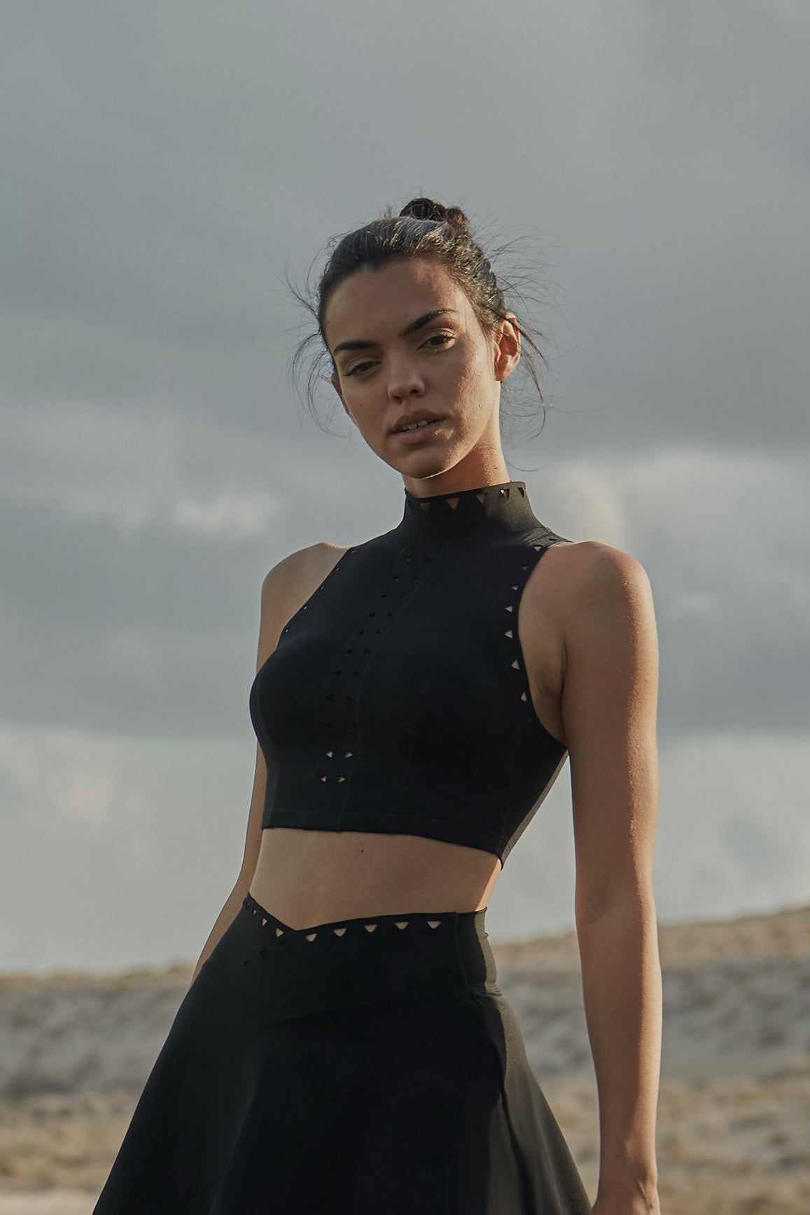 Soutien-gorge de loisirs col montant découpé au laser
