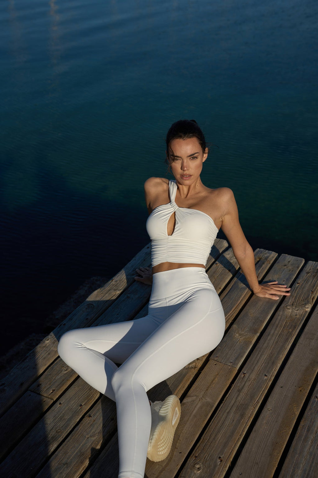Soutien-gorge ruché à une épaule
